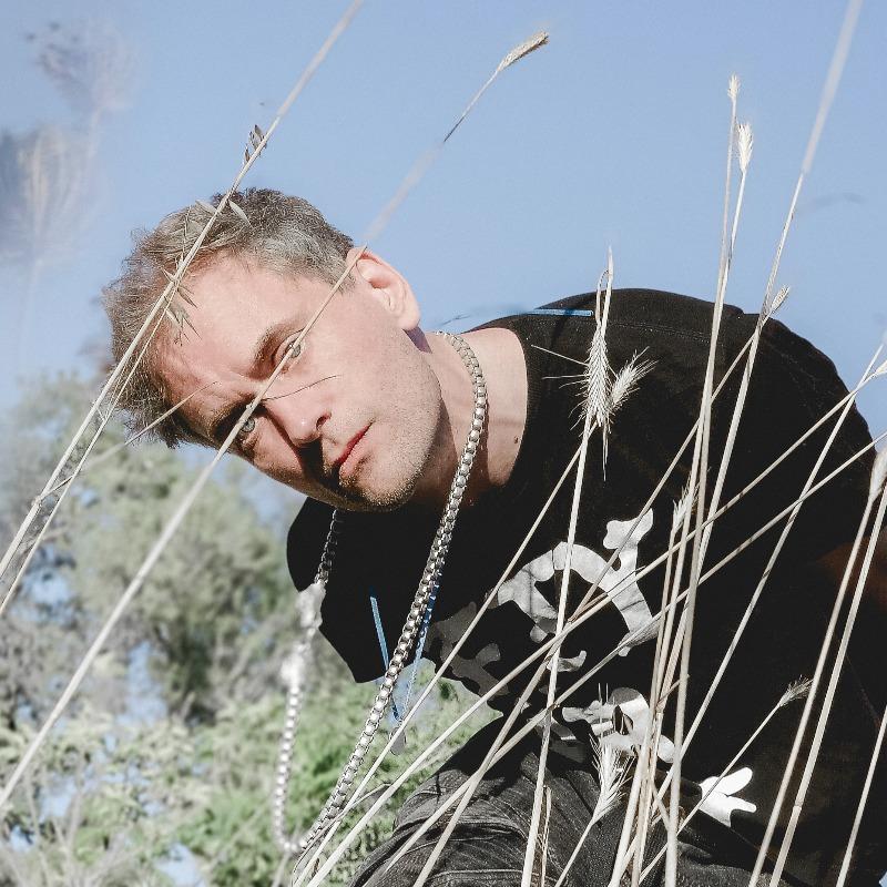 Alabaster DePlume